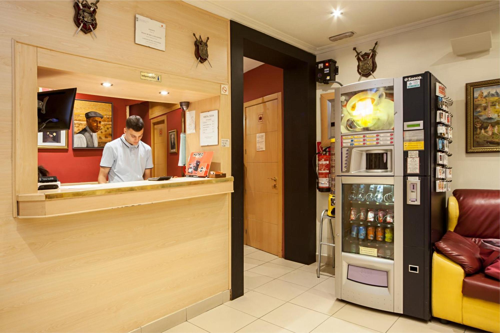Hostal Inter Plaza Mayor Auto Check In — Photos 3